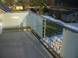 Geländer Balkon aus Glas und Edelstahl-Stäben, Innenansicht